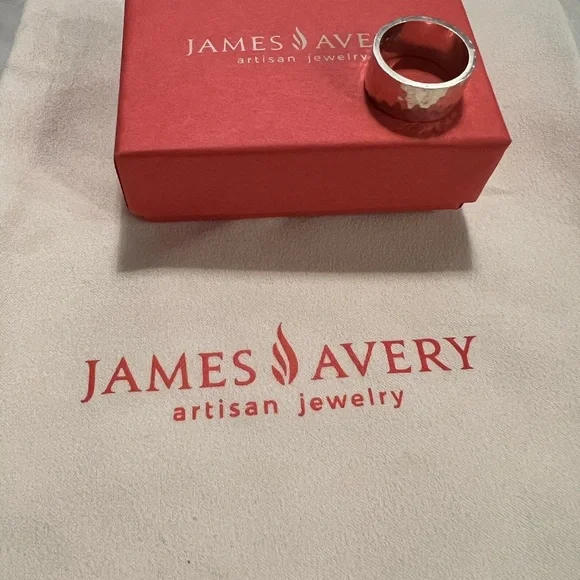 James Avery Hammered Silver Band - Picture 1 of 2